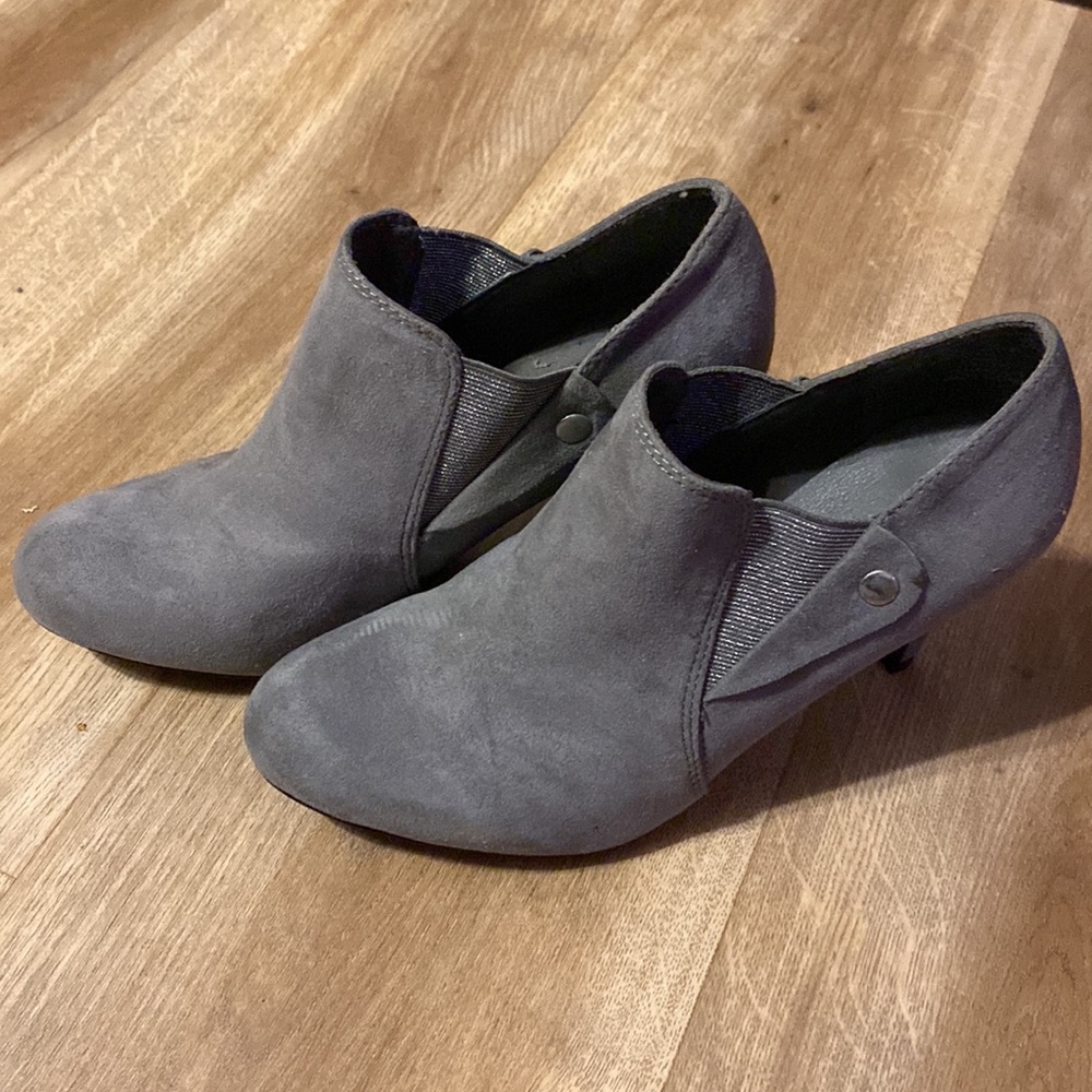 Heels - Picture 2 of 5